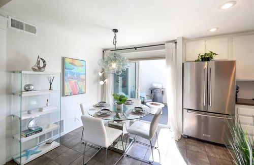 Dana Point Condominio | Less than 5 min stroll across to the ocean! Top-Level Unit. Quiet Location.