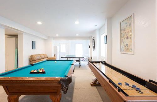 Whalehead Beach Casa | Less than 5min Walk to Beach with Pool Fire Pit