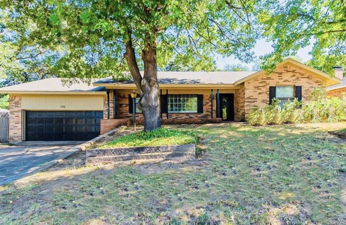 West Arlington Casa | Less than 6mi AT&T STADIUM! 5min to I-30, 8min to I-20!!