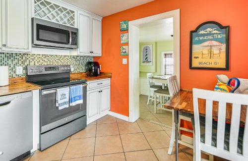 Colington Casa | Less Than half Mi to Beach Access and Pier OBX Getaway
