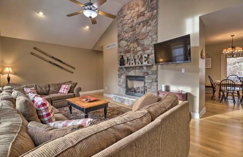 Lake Harmony Casa | Less Than Half-Mi to Skiing Lake Harmony Home with Hot Tub