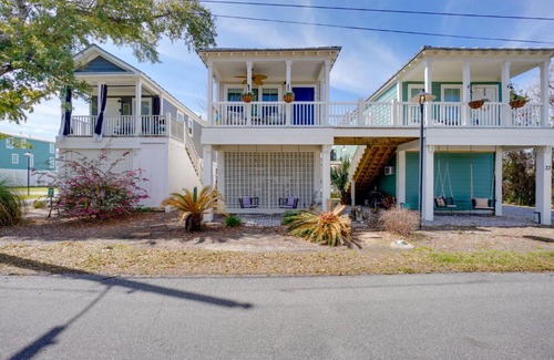 Pass Christian Casa | Less Than half Mi to Beach Gem with Lanai in Pass Christian