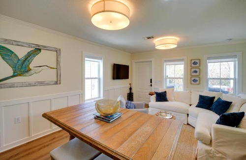 Pass Christian Casa | Less Than half Mi to Beach Gem with Lanai in Pass Christian