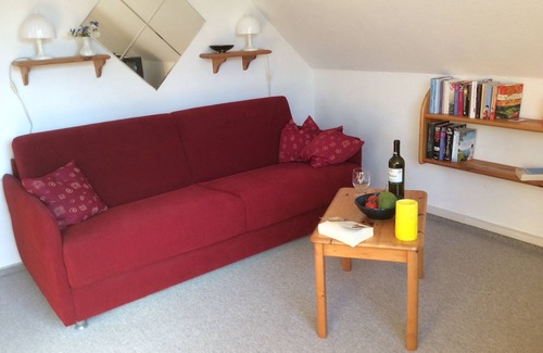 Hattstedt Apartamento | Let the sun be your guest in the morning.