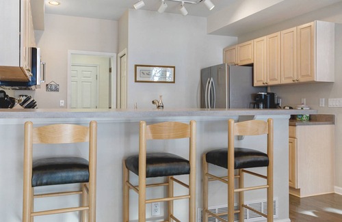 Eagle-Vail Casa | Home Is Where Your Dog Is! Let Us Be Your Vacation Home, for Your Whole Family, with 4BR, Hot Tub!
