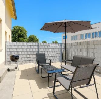 Straubing Apartamento | LETA Homes - Komfortables Gästehaus - eigene Parkplätze & Traumterrasse