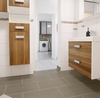 Straubing Apartamento | LETA Homes - Komfortables Gästehaus - eigene Parkplätze & Traumterrasse