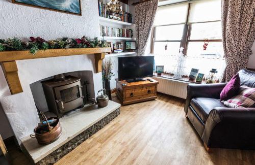Staithes Casa | LetAway - Captain Cook's Cottage, Staithes
