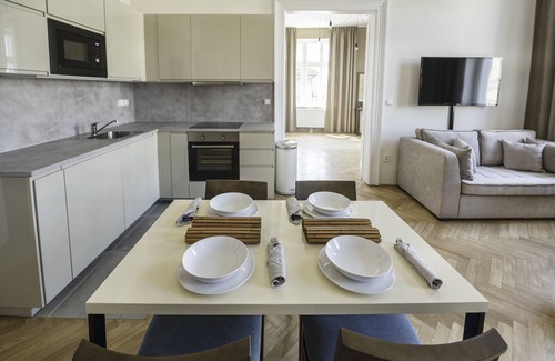 Prague 7 Hotel | Letna Garden Suites