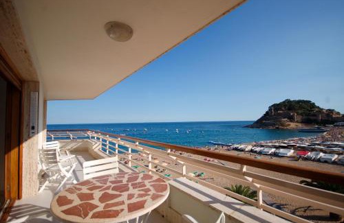Tossa de Mar Apartamento | Lets Holidays Tossa de Mar Beach Apartment