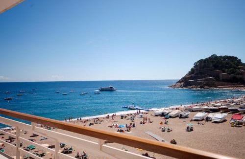 Tossa de Mar Apartamento | Lets Holidays Tossa de Mar Beach Apartment