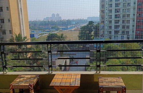 New Town Apartamento | LetsVacay Apts- Get together Parties, Entire Studio Apartment near Airport