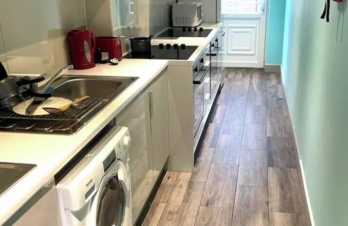 Pinkwell Apartamento | Letzi private en-suite, Near Heathrow Airport T3