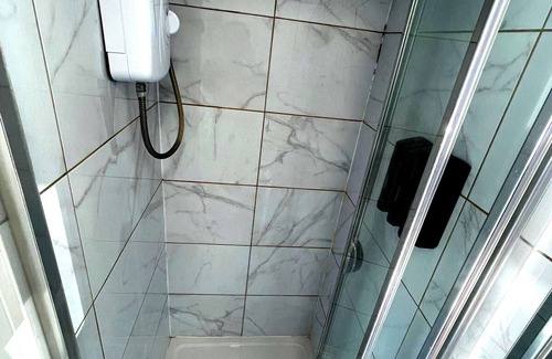 Stonebridge Casa | Letzi private en-suite Room, Near Wembley stadium