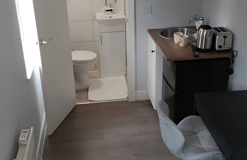 Stonebridge Casa | Letzi private en-suite Room, Near Wembley stadium