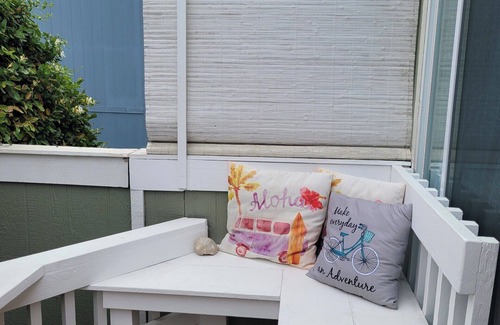 Leucadia Cabaña | Leucadia Charming Beach Cottage, 2 blocks to the beach & great outdoor space!