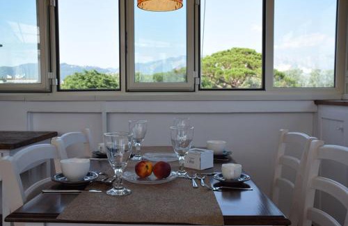 Marina di Carrara Cama Y Desayuno | Levante