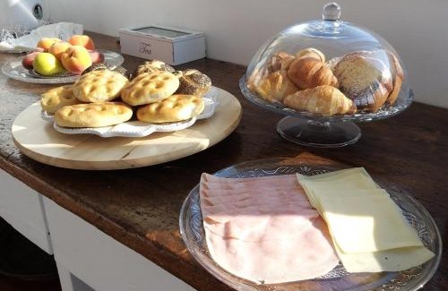 Marina di Carrara Cama Y Desayuno | Levante