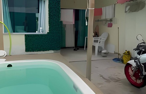 Subae Casa | Leve Toda Família Para Essa Residência Aconchegante com Piscina