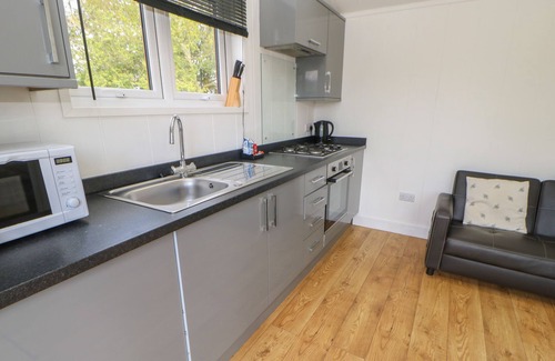 Hutton Rudby Cabaña | LEVENDALE POD, pet friendly, with hot tub in Hutton Rudby