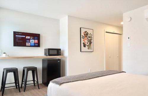 Desjardins Apartamento | Levis Center New Studio #1 with AC, EV Chrger and 2 Parking spaces