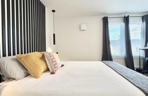 Desjardins Apartamento | Levis Center New Studio #1 with AC, EV Chrger and 2 Parking spaces