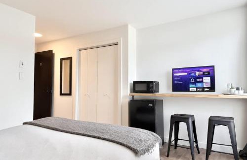 Desjardins Apartamento | Levis Center New Studio #2 AC, WiFi and 2 Parking spaces