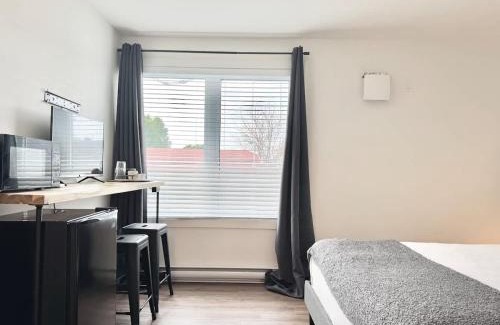Desjardins Apartamento | Levis Center New Studio #2 AC, WiFi and 2 Parking spaces