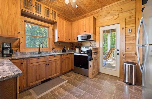 Bostic Cabina | Levons Landing - The ULTIMATE Mountain View Near Lake Lure and Asheville