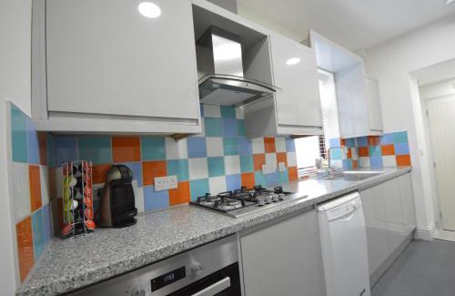 Stoke-on-Trent Apartamento | Lexicon House - 4 bedrooms 3 bathrooms