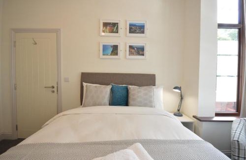 Stoke-on-Trent Apartamento | Lexicon House - 4 bedrooms 3 bathrooms