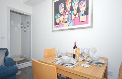 Stoke-on-Trent Apartamento | Lexicon House - 4 bedrooms 3 bathrooms