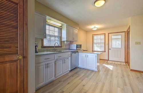 Open Gates Casa | Lexington Home ~ 2 Mi to University of Kentucky!