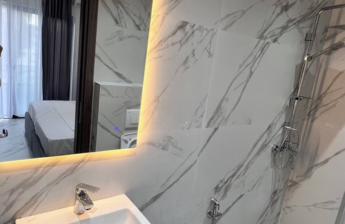 Qender Hotel | Lezet Hotel