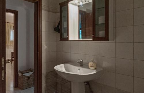 Makry Gialos Apartamento | Liakoto Stonewall House Groundfloor