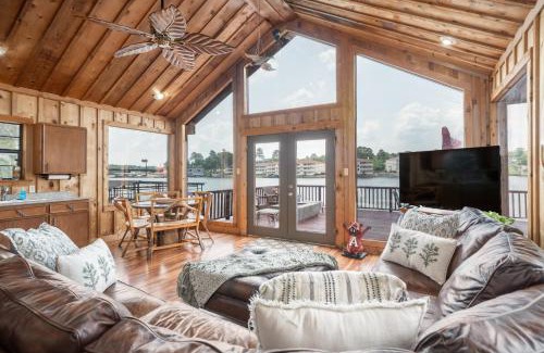 Rockwell Casa | Liams Lodge-Peaceful Cabin Panoramic Lake Views