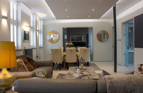 Castle Apartamento | Liberty at Utopia Penthouse by MGroupSA