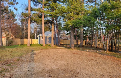 Au Train Casa | Liberty Cabin, 3 blocks from Lake Superior, near Pictured Rocks and trail access