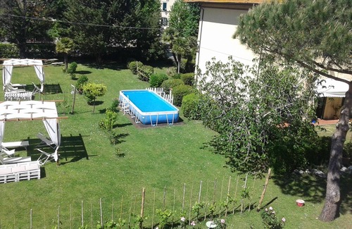Torre del Lago Puccini Villa | Villa de la libertad con jardín privado y aparcamiento. Cerca del mar y del lago.
