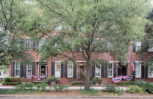 Historic District - North Casa | Liberty Street Redbrick Town and Carriage House