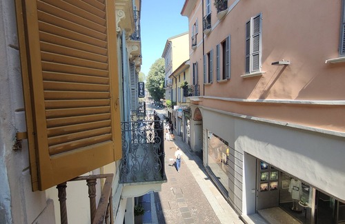 Cremona Apartamento | "Libiam nè lieti calici" dwells at the foot of the Torrazzo dedicated to music.