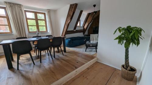 Innenstadt Apartamento | LIBORIA I Als Gruppe im Denkmal Augsburgs