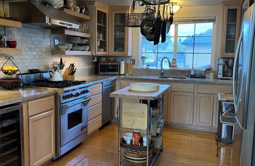 Capitola Casa | Library by the Sea - 2BR home in beautiful Capitola