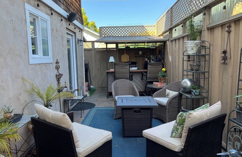 Capitola Casa | Library by the Sea - 2BR home in beautiful Capitola