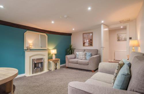 Kendal Casa | Library View Apartment