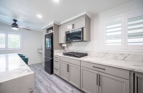 Winchester Casa | Licensed 2.5 mi to Strip BBQ Pool Kings