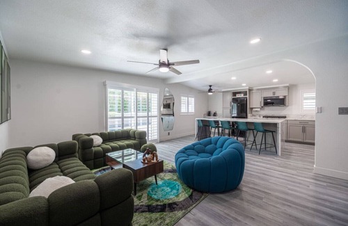 Winchester Casa | Licensed 2.5 mi to Strip BBQ Pool Kings