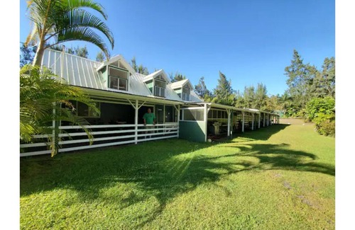 Fern Acres Casa | Licensed Bed and Breakfast. Sleeps 30. 8 Bedroom, 8.5 Bathroom