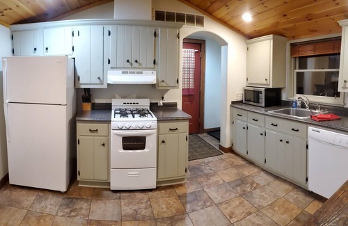 Gaines Casa | Lick Run Lodge - Riverside Retreat: Perfect Getaway for Outdoor Enthusiasts!