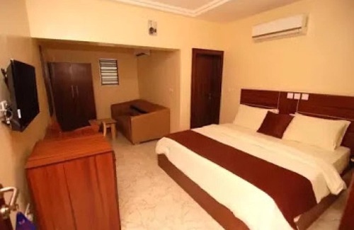 Gwarinpa Estate Hotel | Lois Hotel